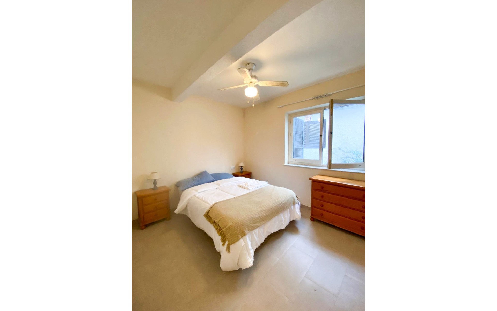 Resale - Villa - Cabo Roig