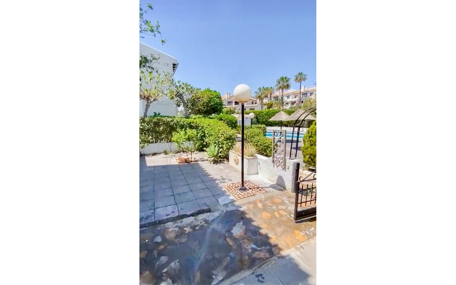 Resale - Villa - Cabo Roig