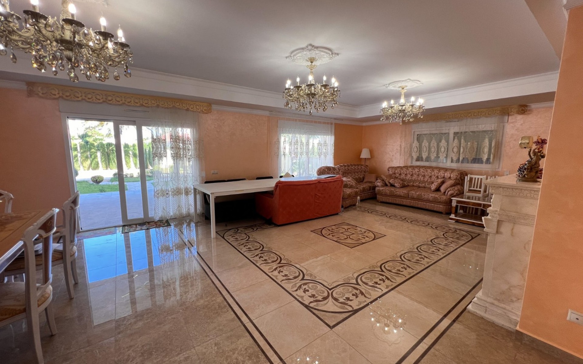 Resale - Villa - Cabo Roig