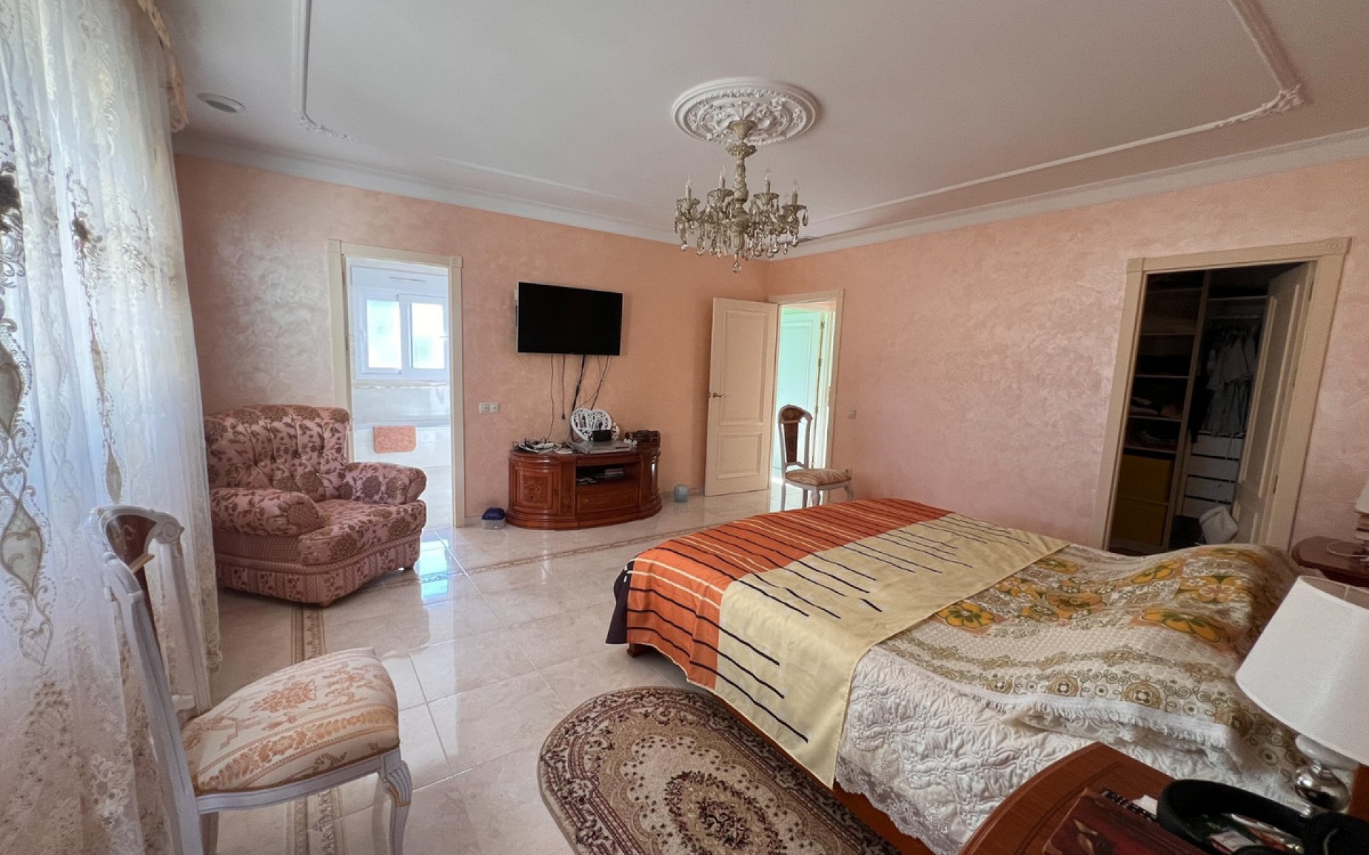 Resale - Villa - Cabo Roig