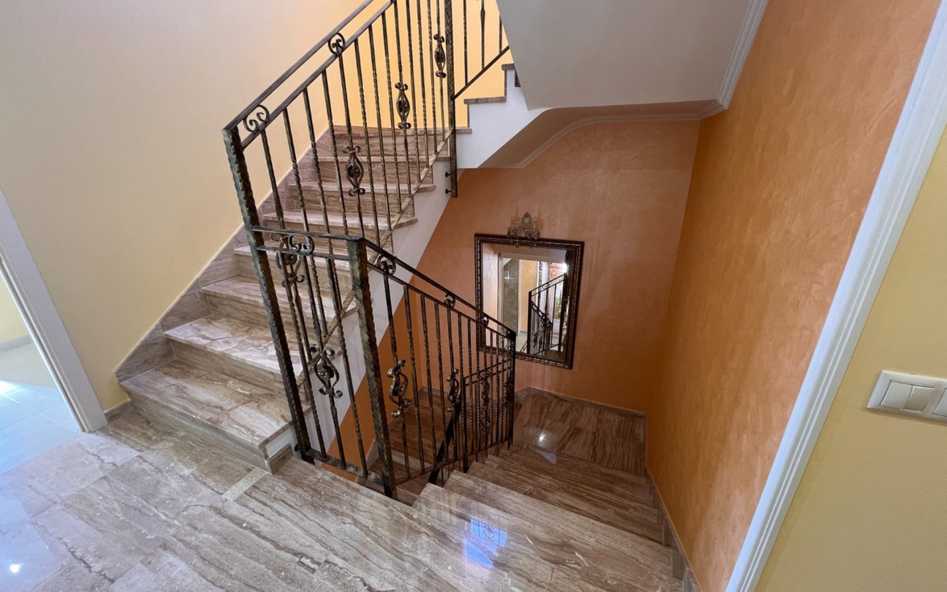 Resale - Villa - Cabo Roig