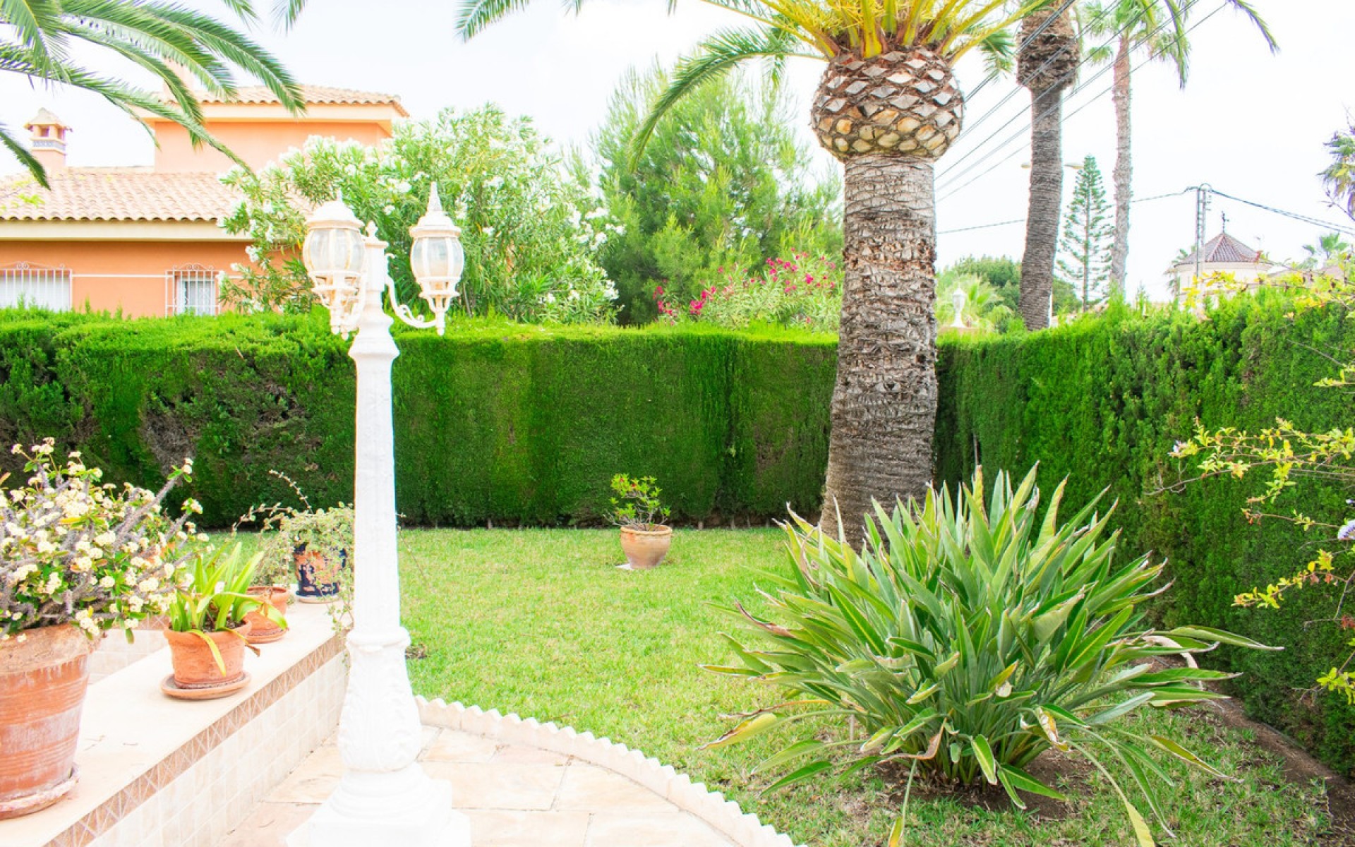 Resale - Villa - Cabo Roig