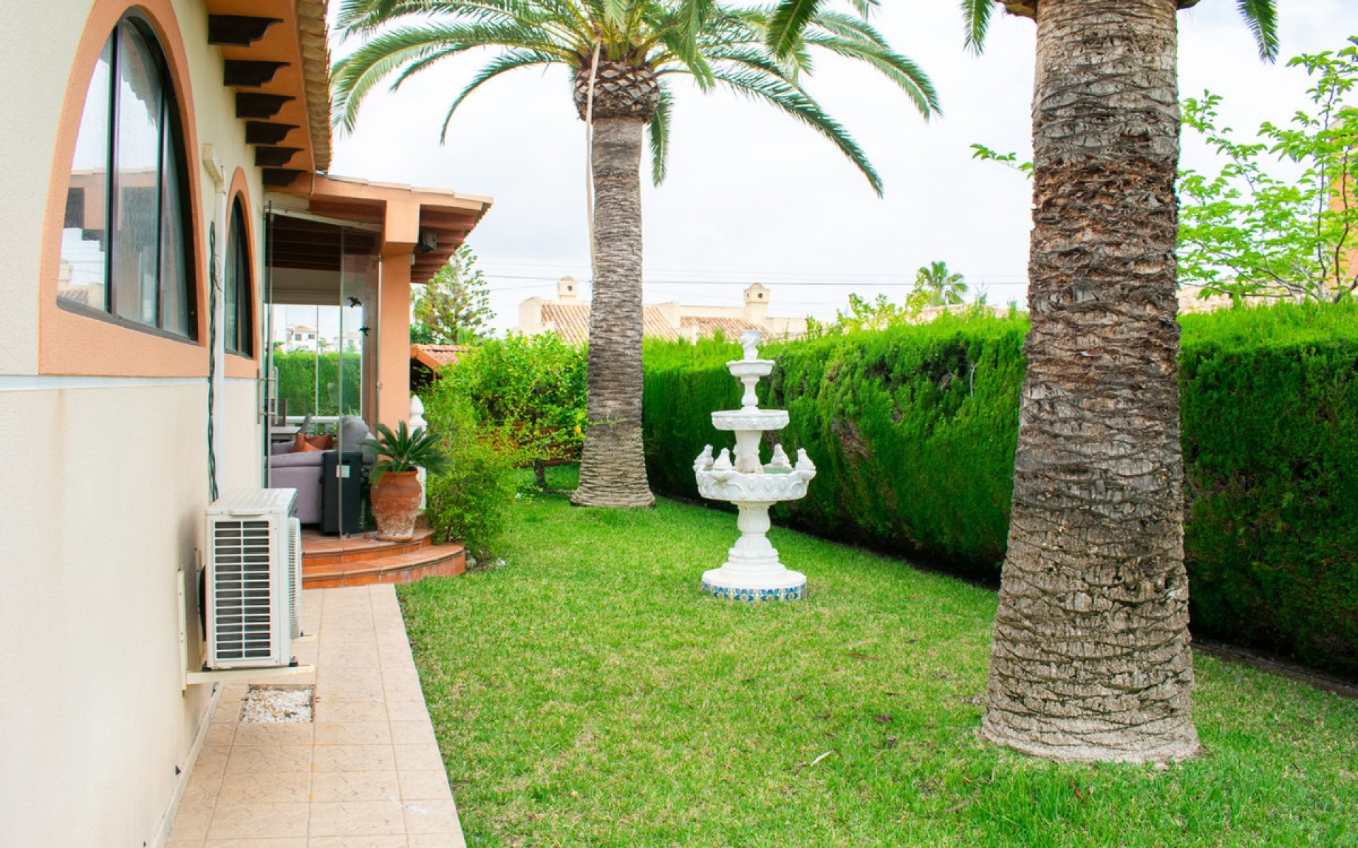 Resale - Villa - Cabo Roig