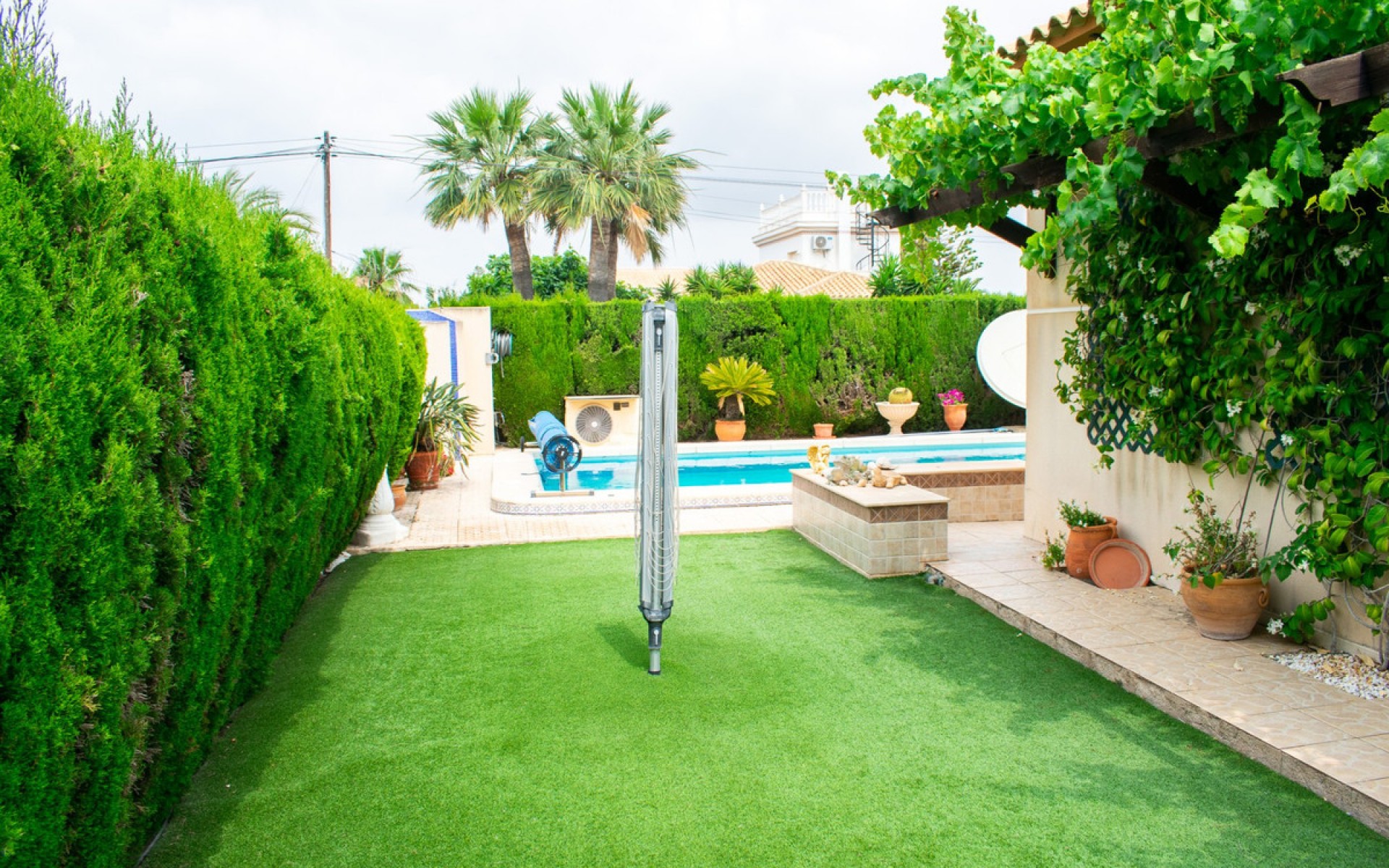 Resale - Villa - Cabo Roig