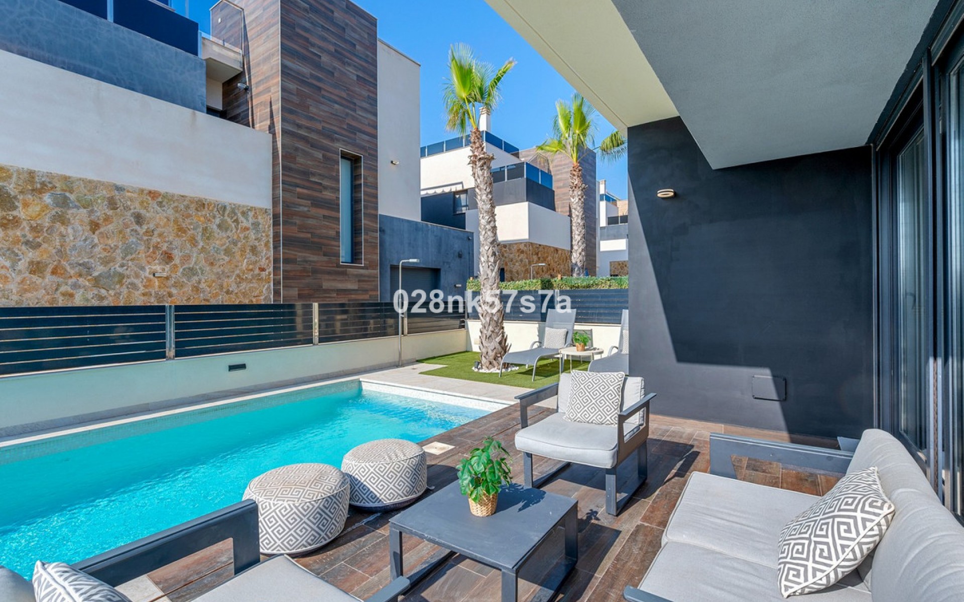 Resale - Villa - Cabo Roig