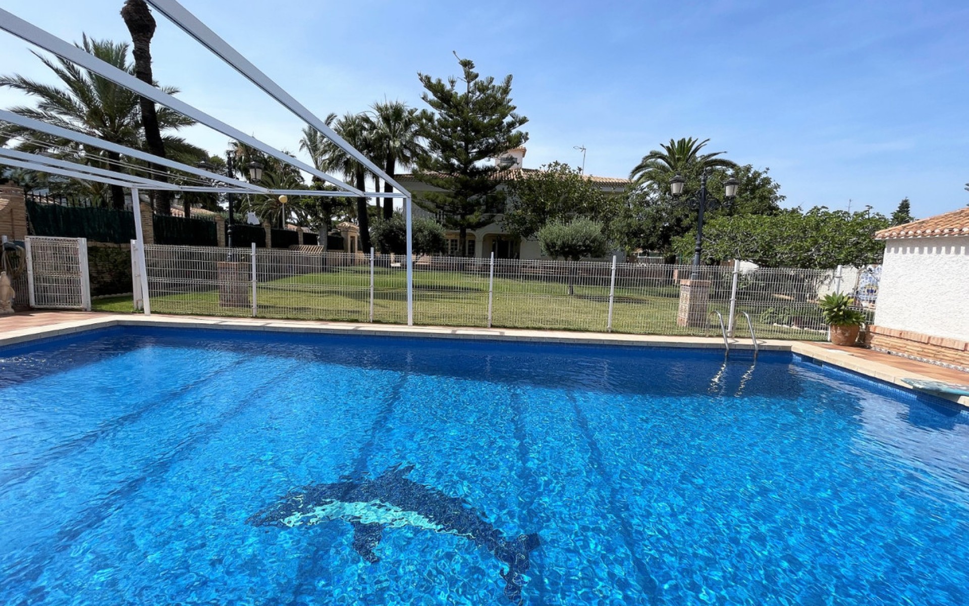 Resale - Villa - Cabo Roig