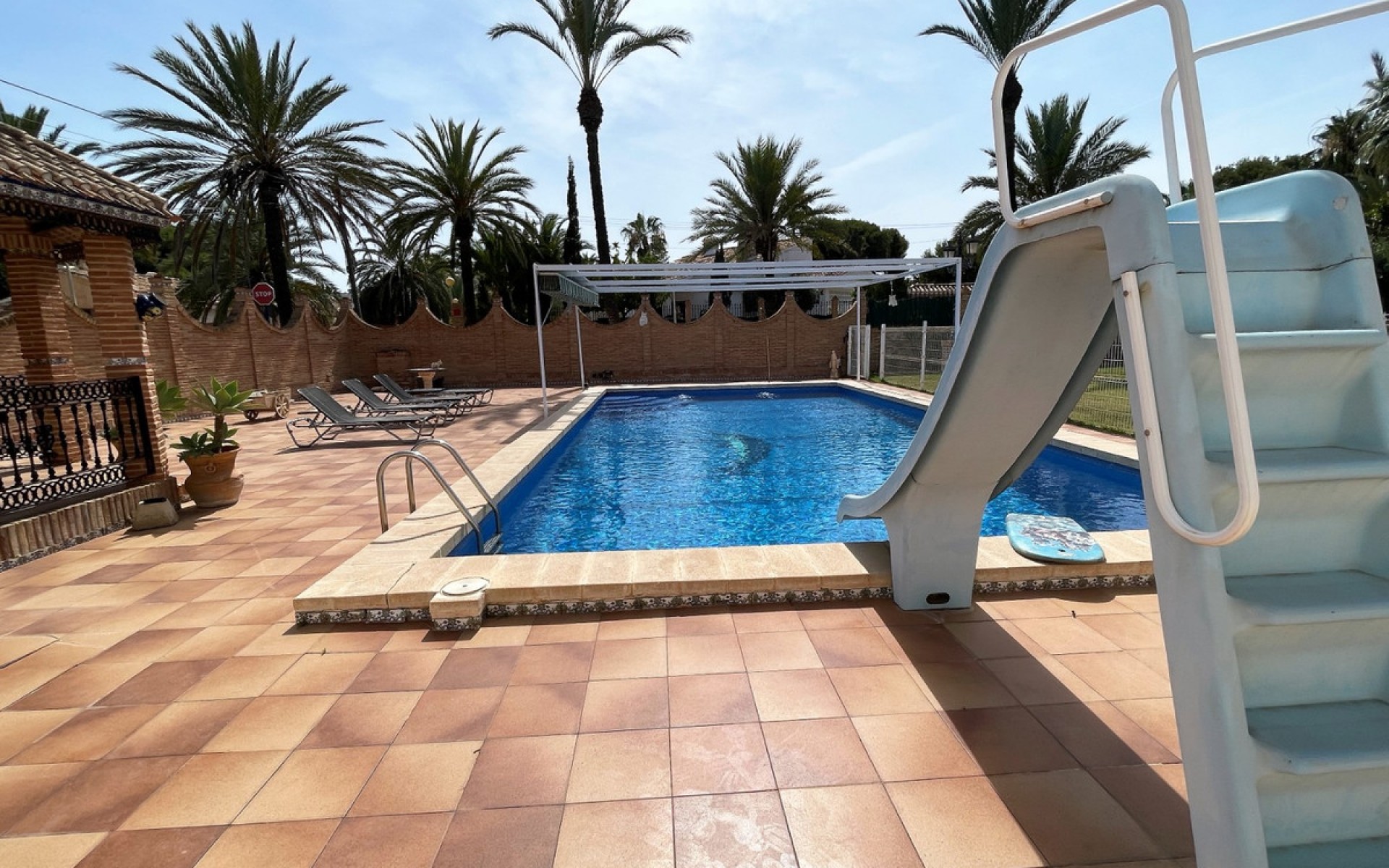 Resale - Villa - Cabo Roig