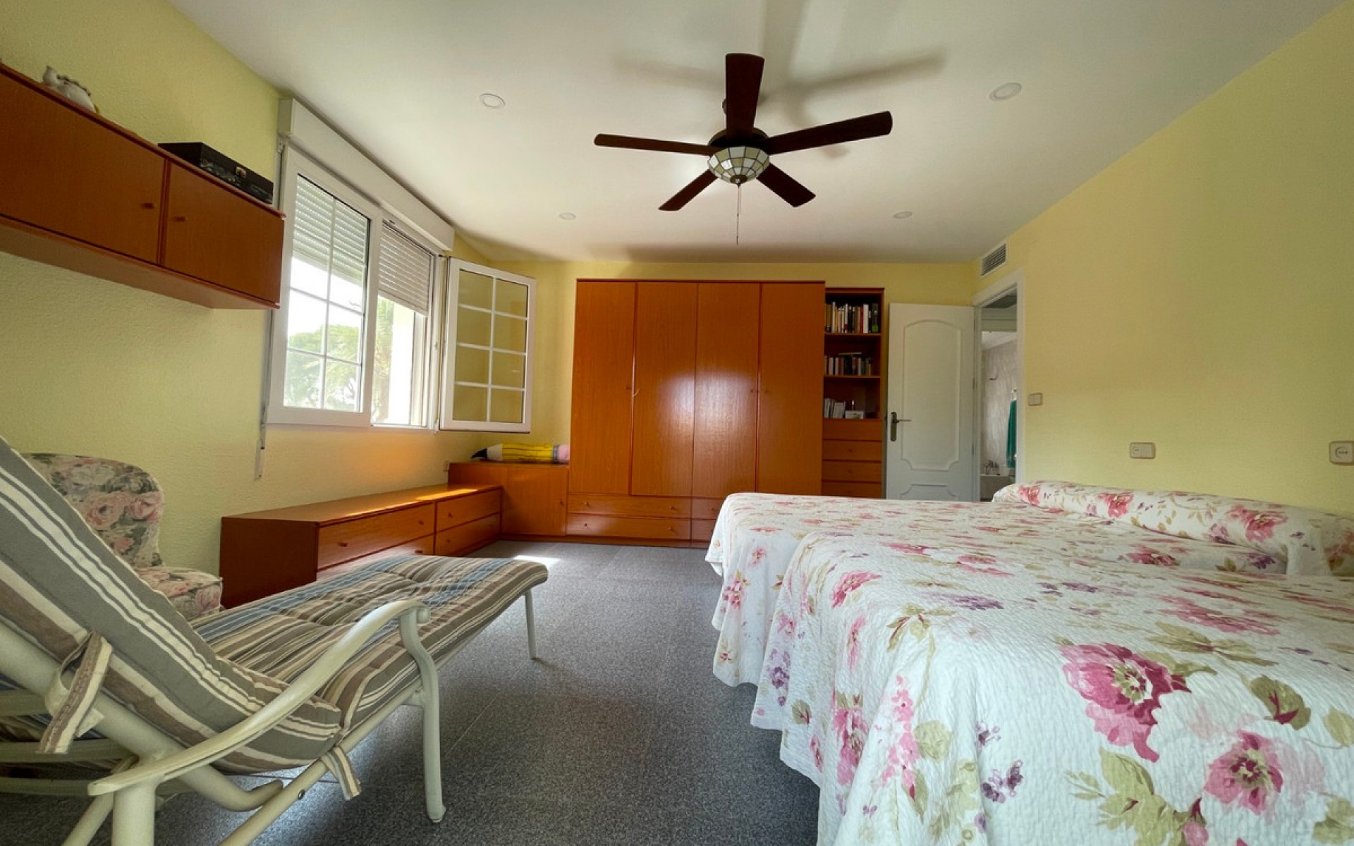 Resale - Villa - Cabo Roig