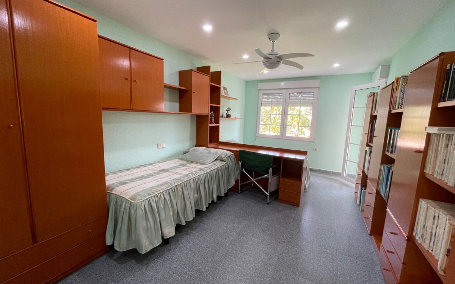 Resale - Villa - Cabo Roig