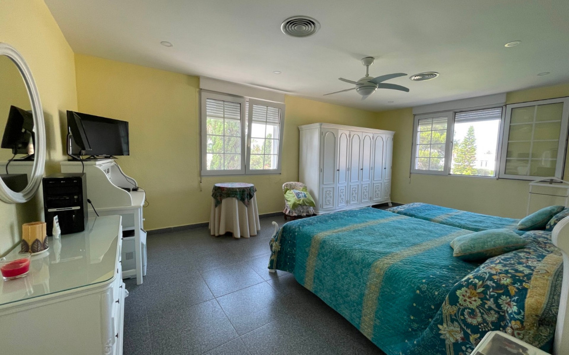 Resale - Villa - Cabo Roig