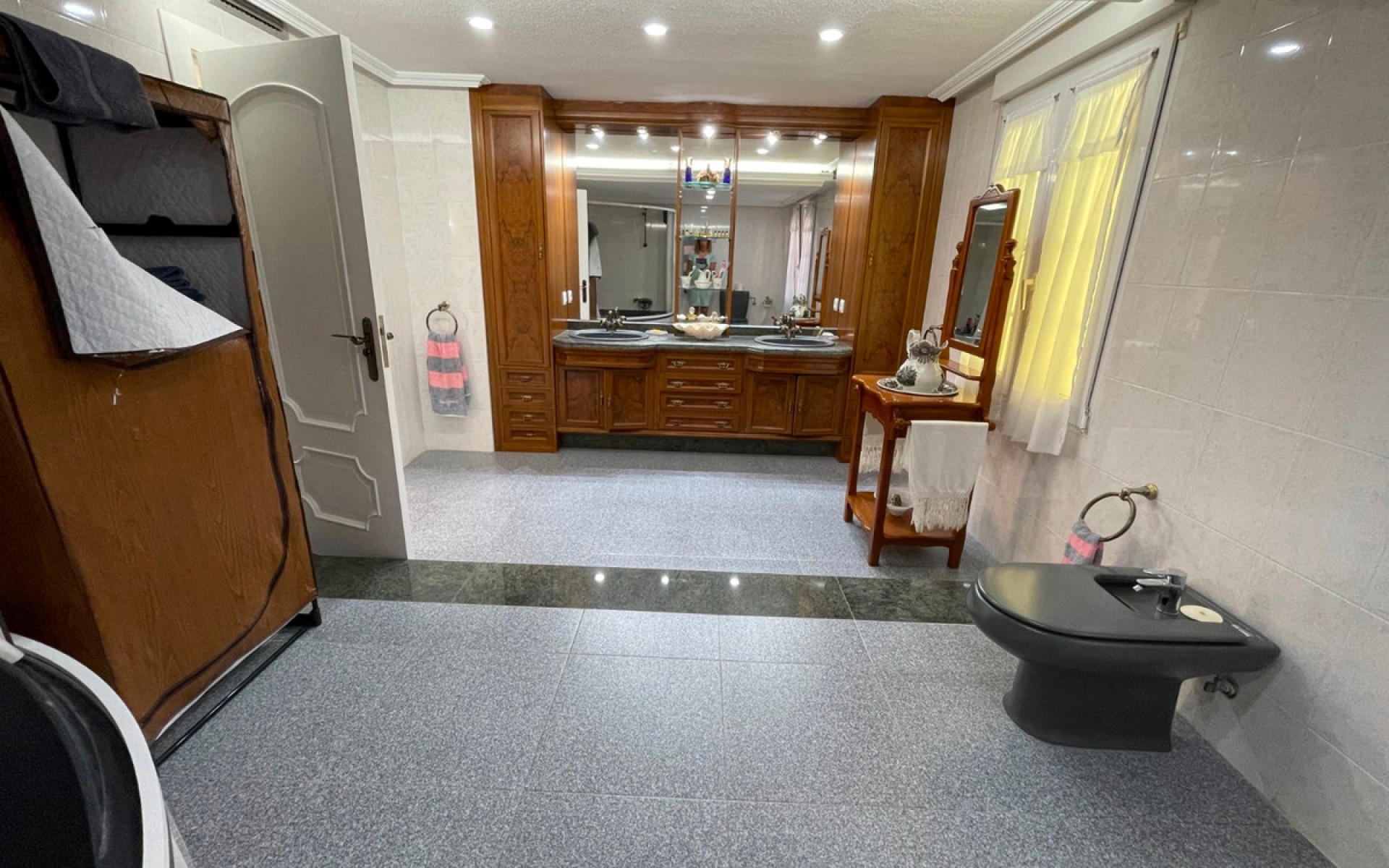 Resale - Villa - Cabo Roig