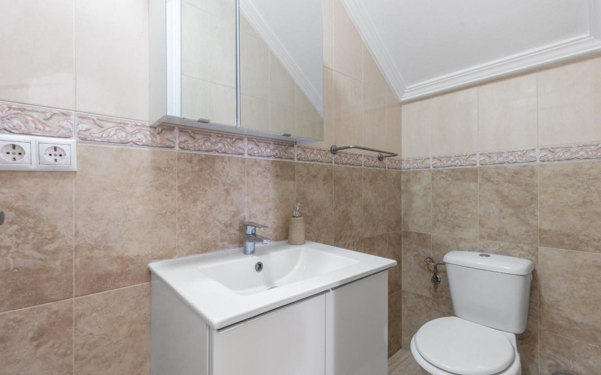 Resale - Villa - Cabo Roig