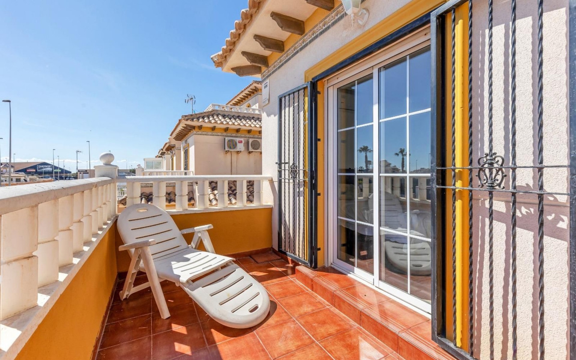 Resale - Villa - Cabo Roig
