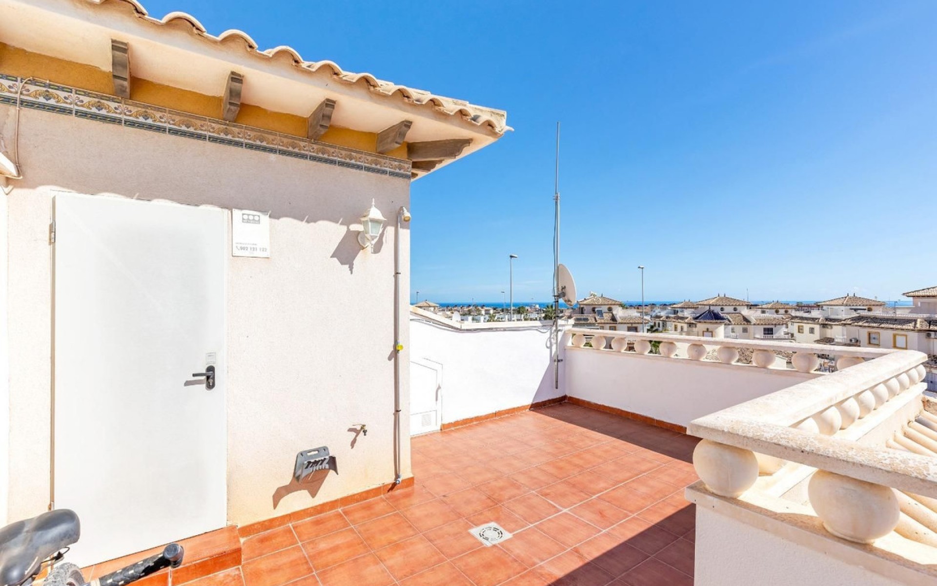 Resale - Villa - Cabo Roig