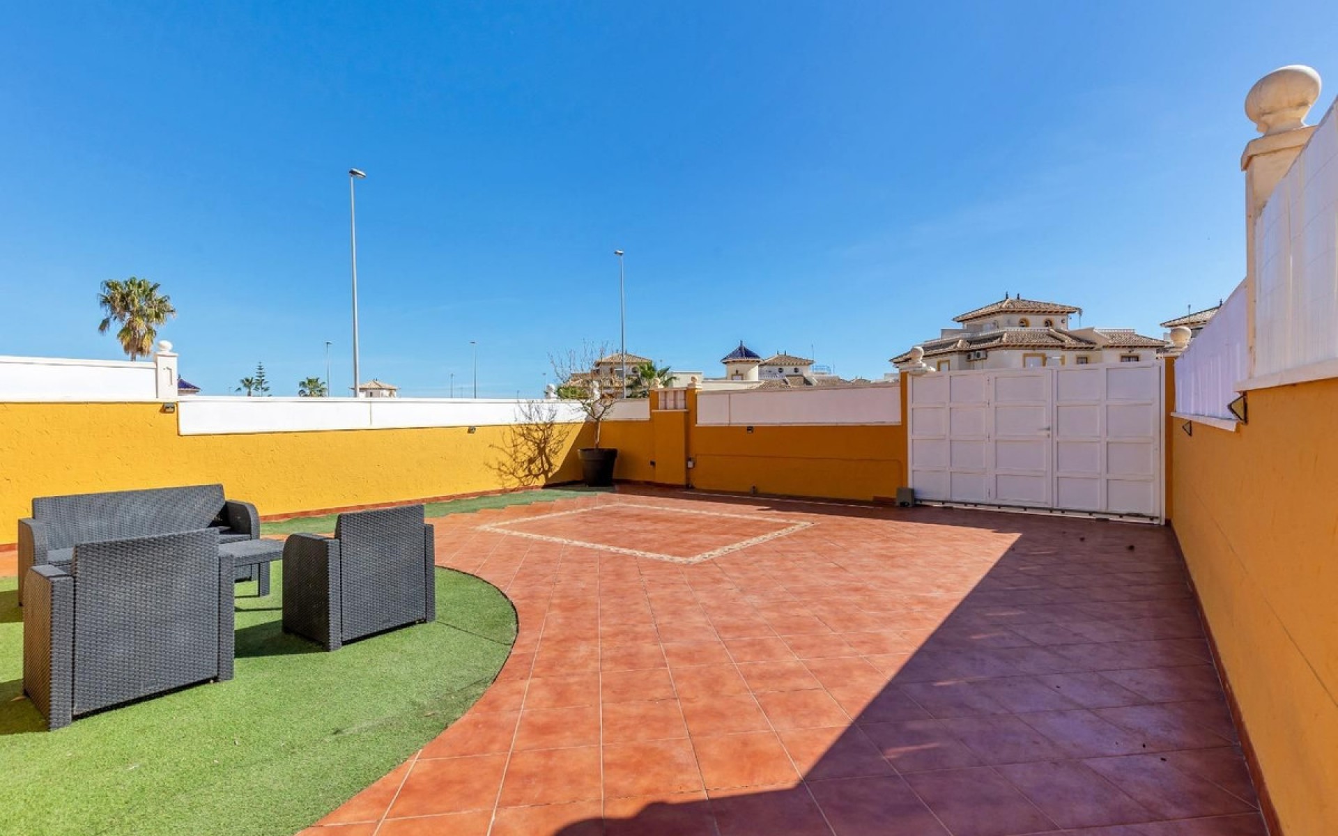 Resale - Villa - Cabo Roig