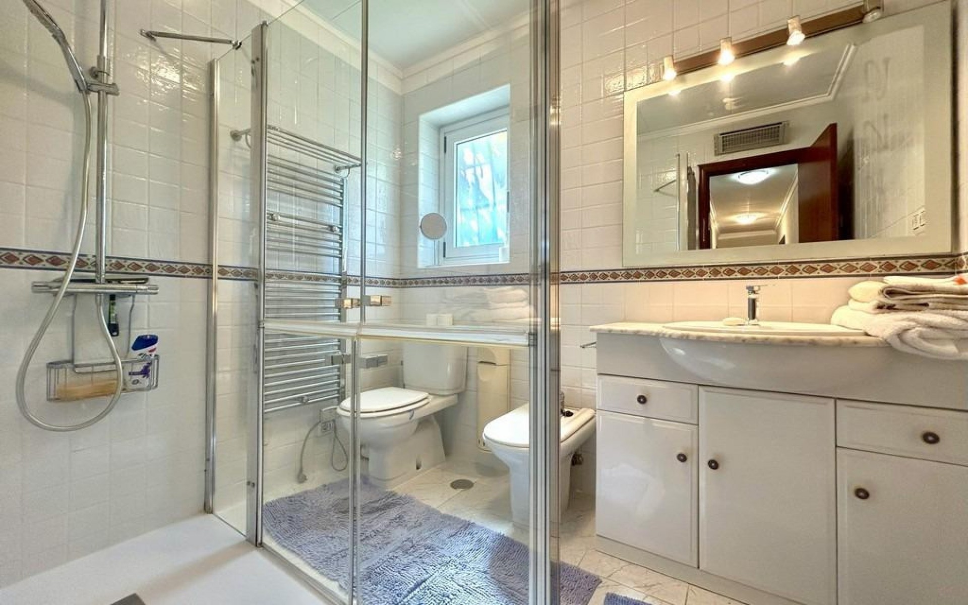 Resale - Villa - Cabo Roig