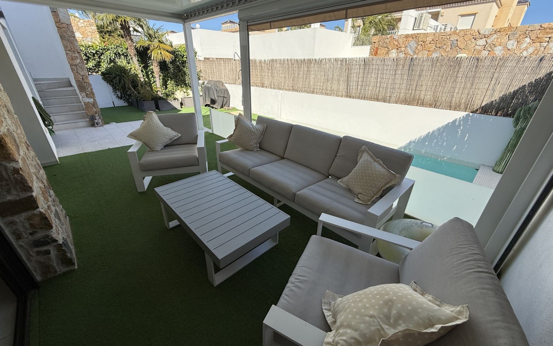 Resale - Villa - Cabo Roig