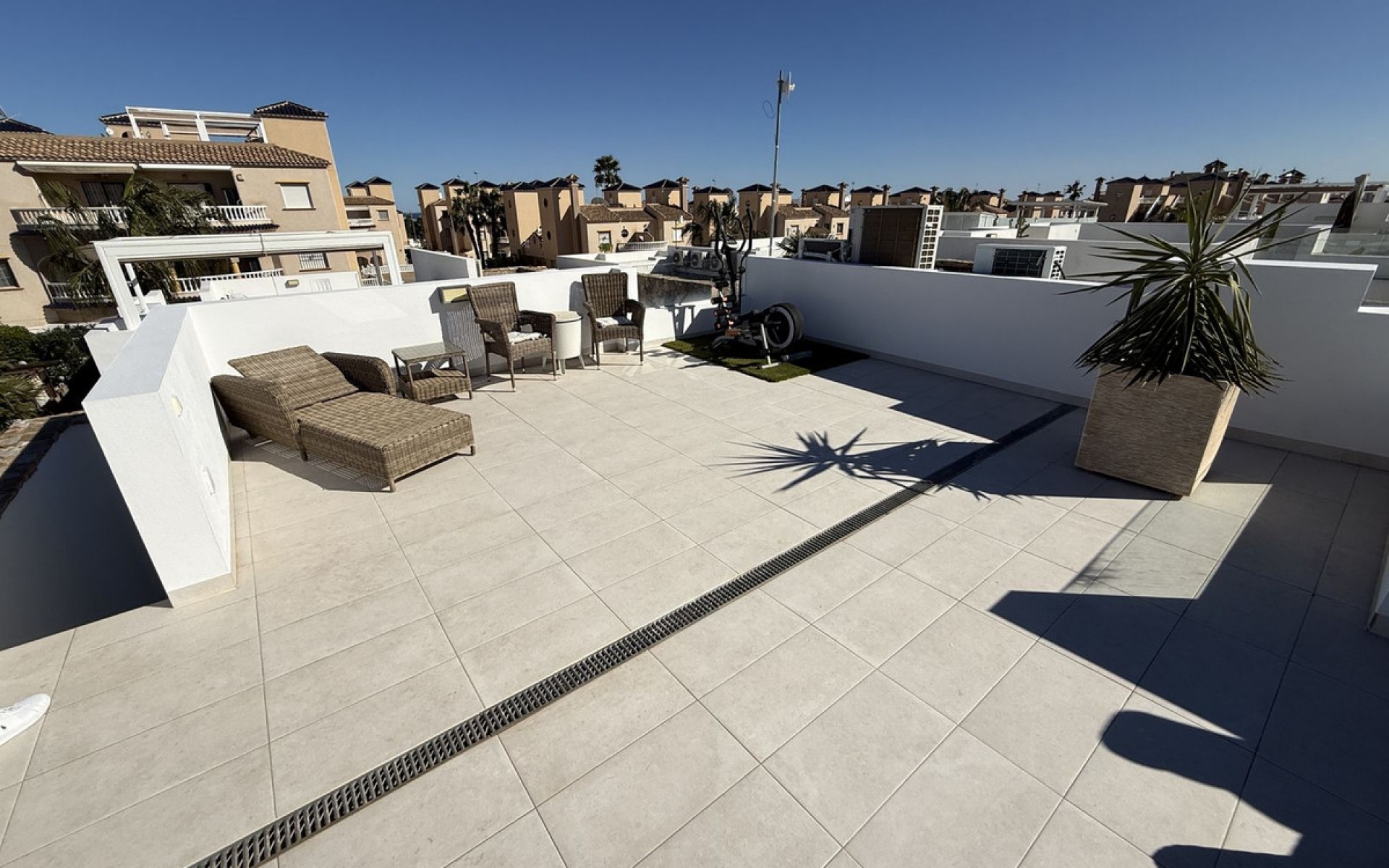 Resale - Villa - Cabo Roig