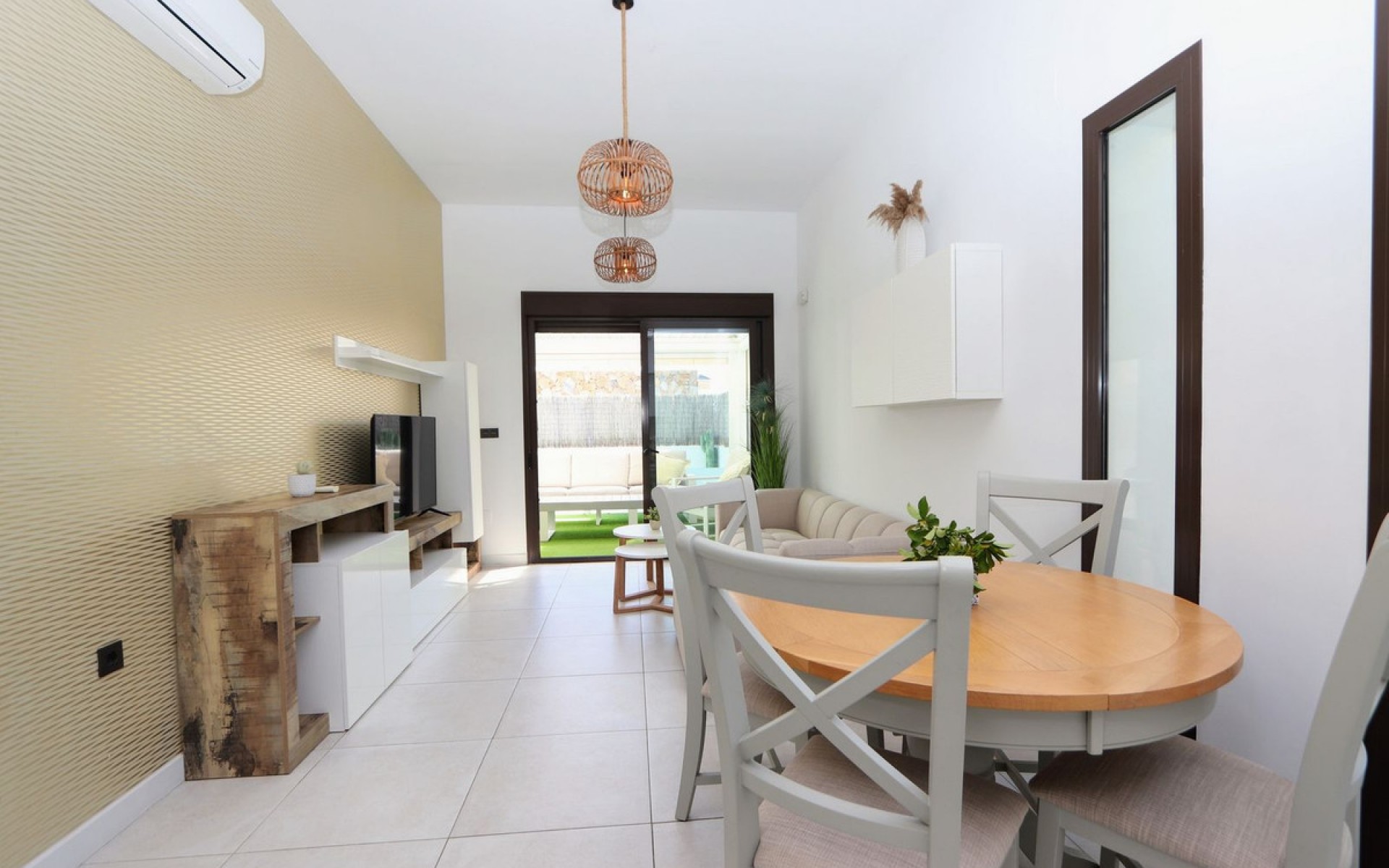 Resale - Villa - Cabo Roig