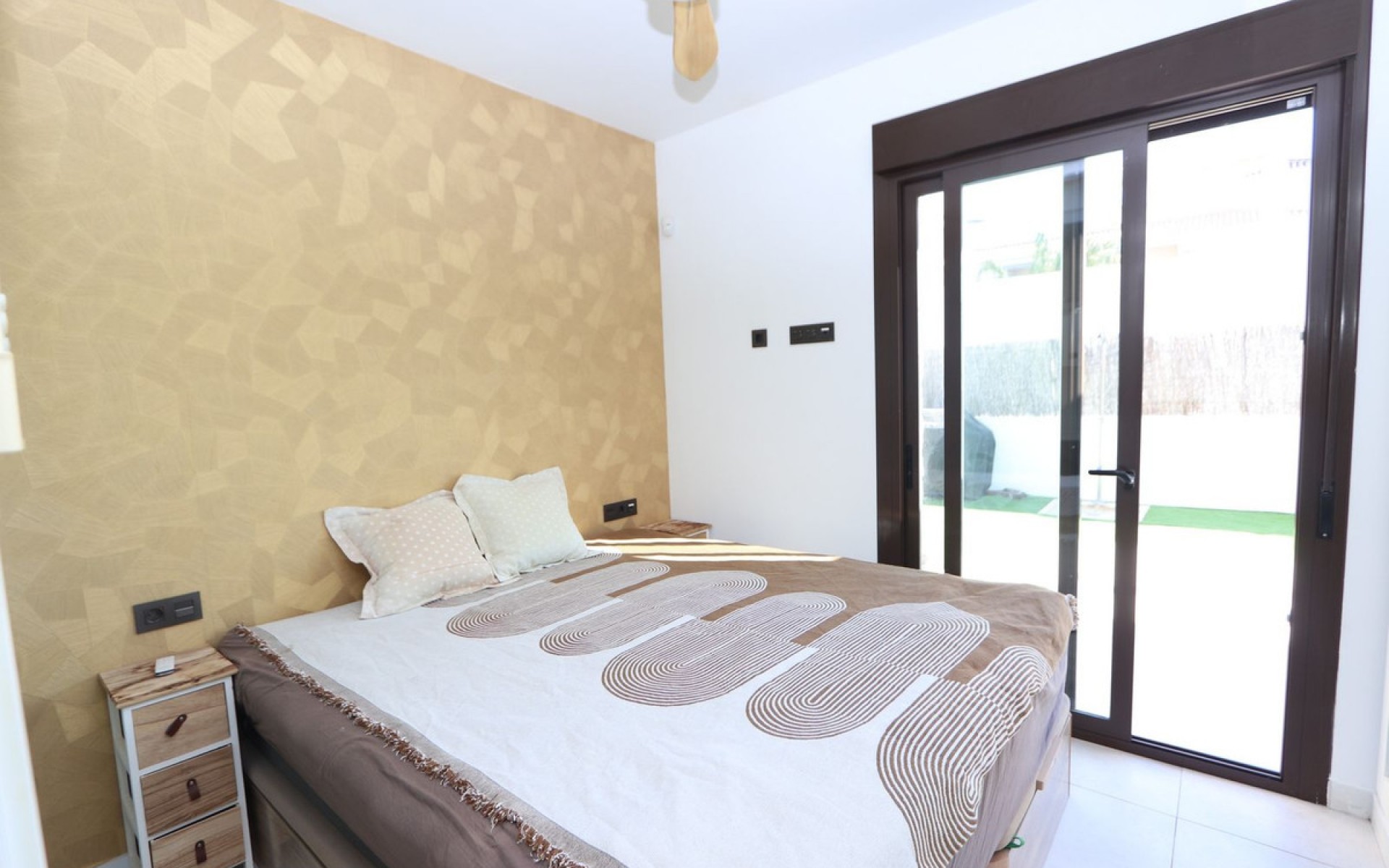 Resale - Villa - Cabo Roig