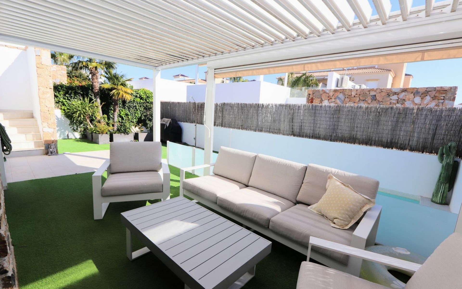 Resale - Villa - Cabo Roig