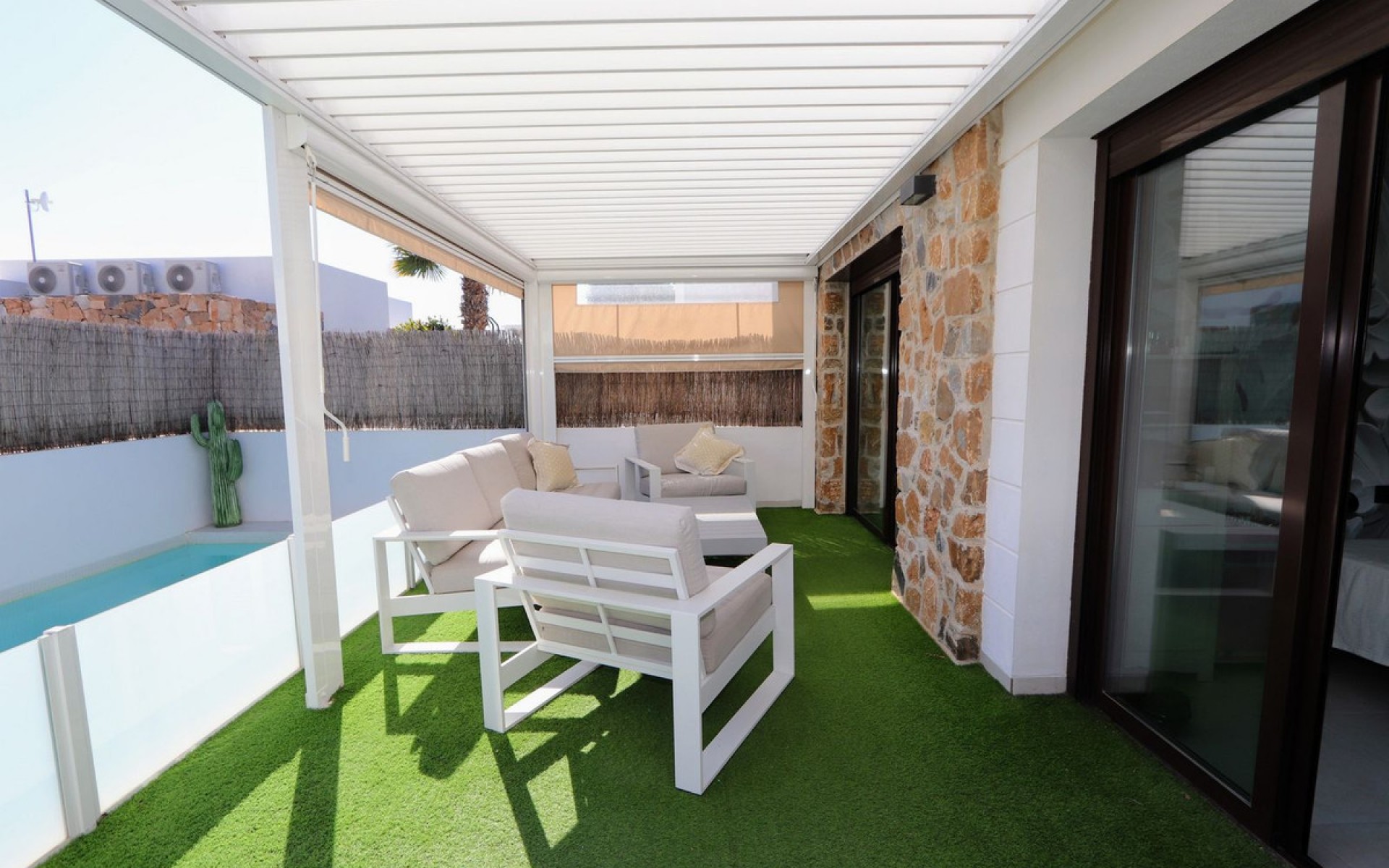 Resale - Villa - Cabo Roig