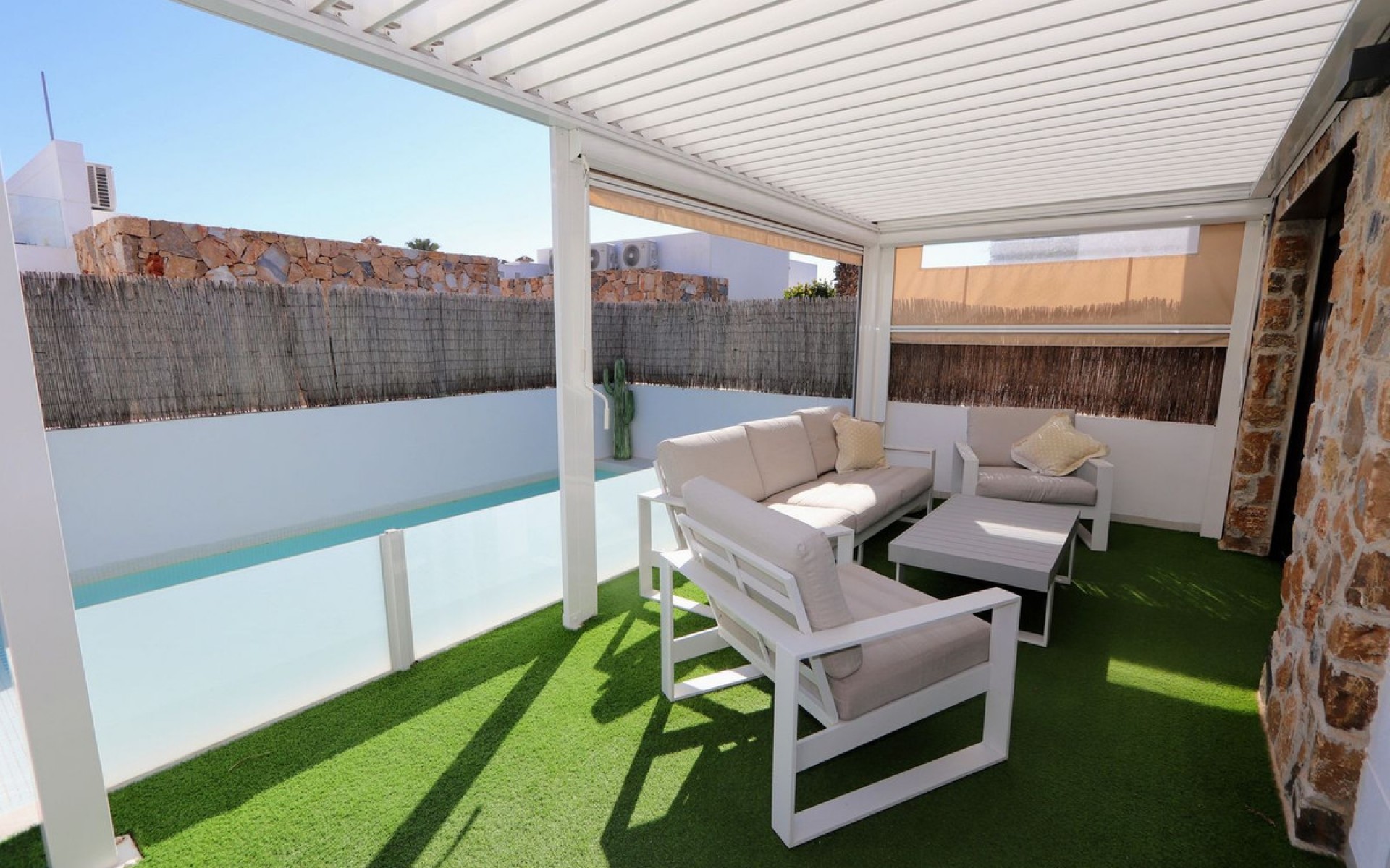 Resale - Villa - Cabo Roig