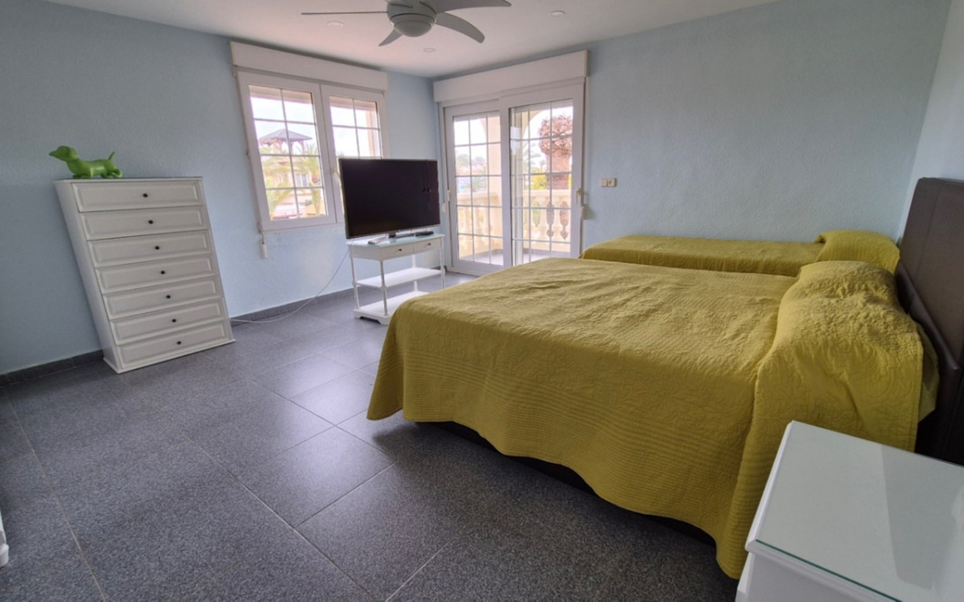 Resale - Villa - Cabo Roig
