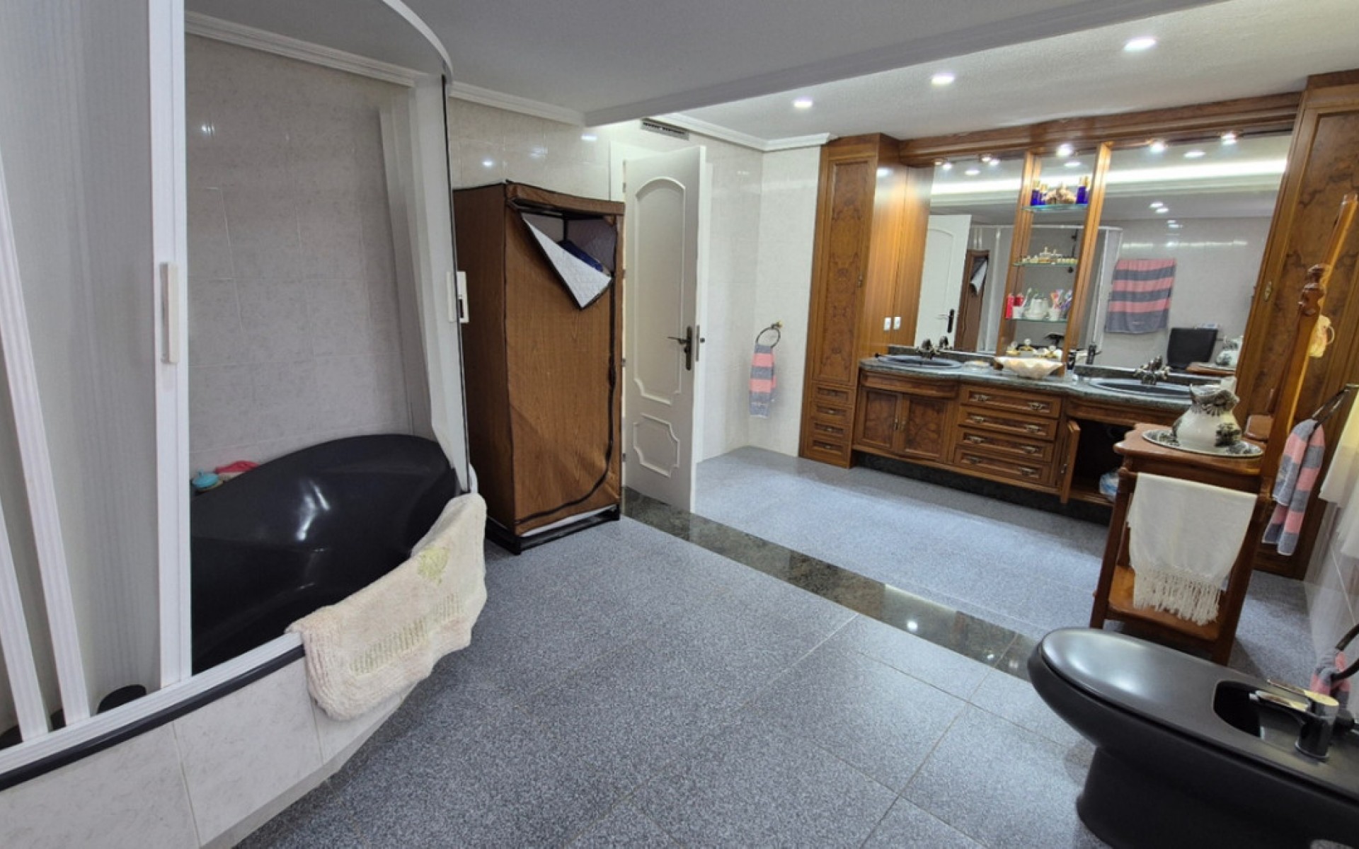 Resale - Villa - Cabo Roig