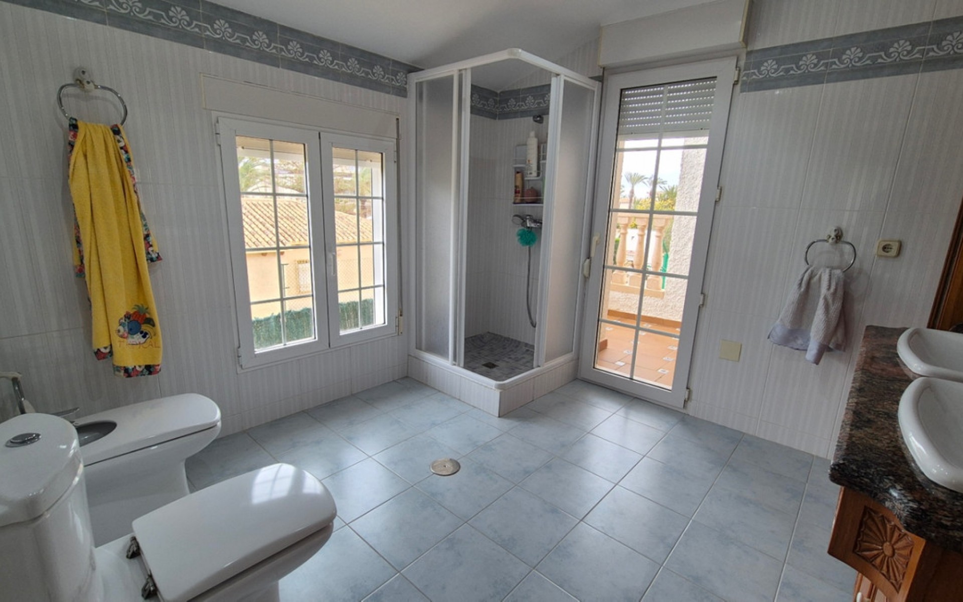 Resale - Villa - Cabo Roig