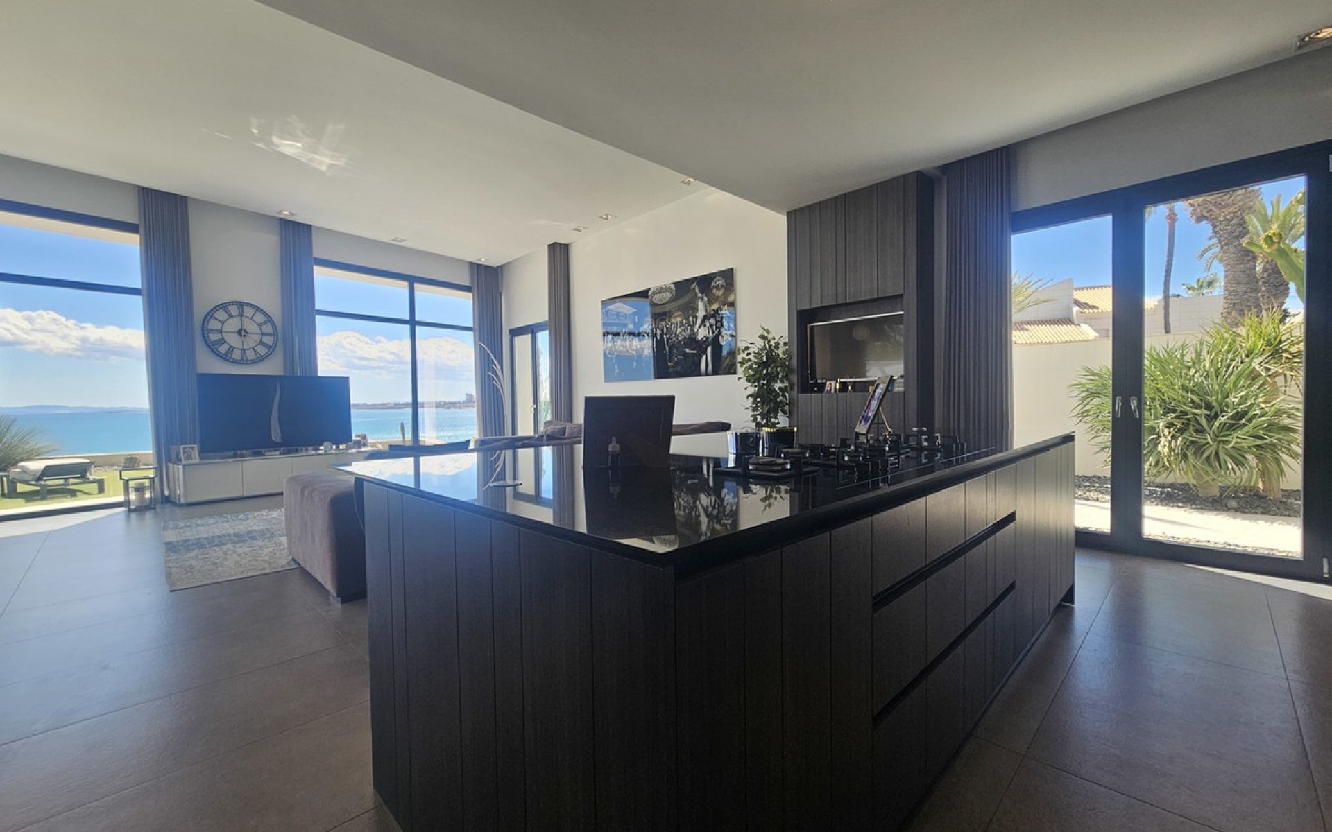 Resale - Villa - Cabo Roig