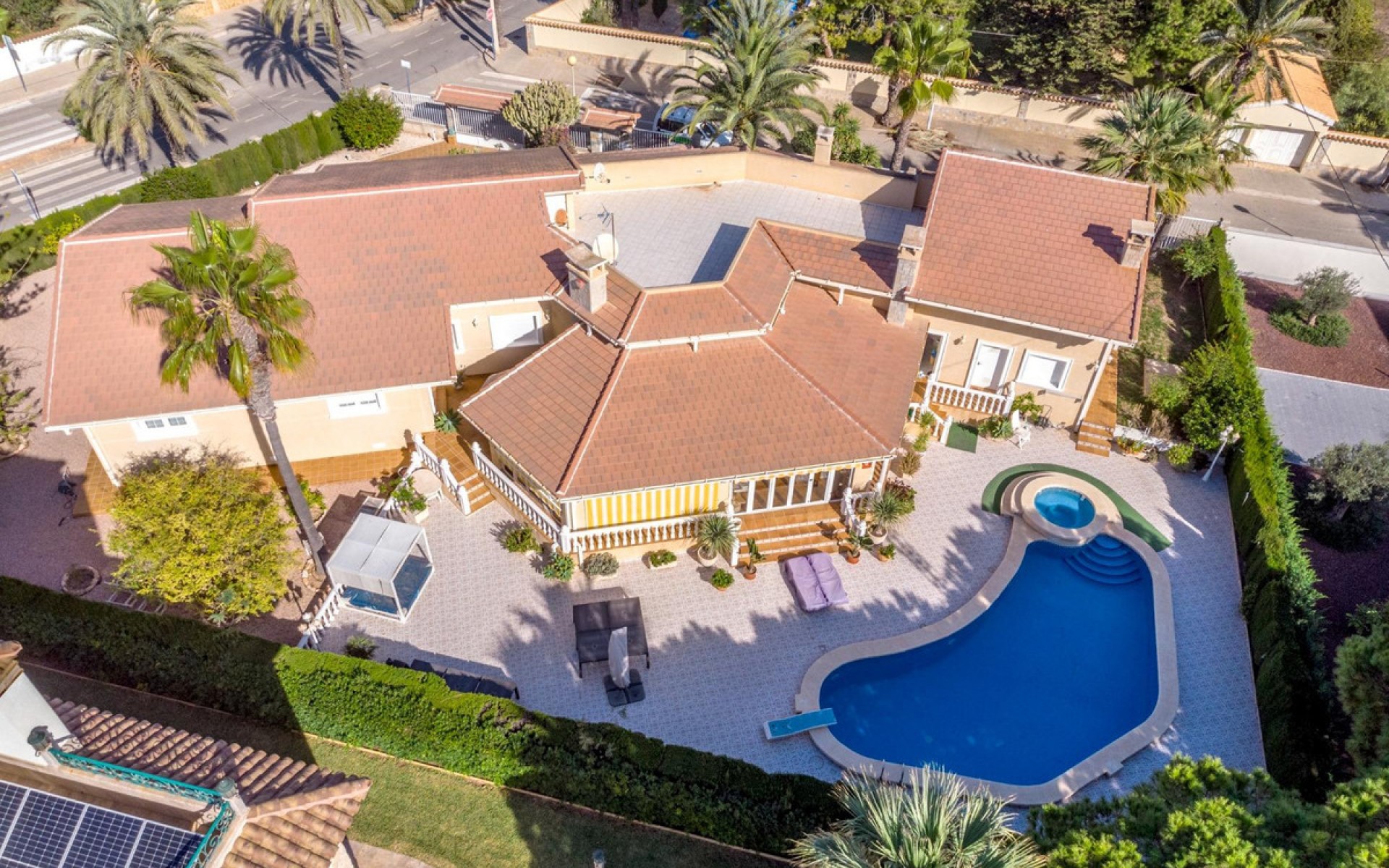Resale - Villa - Cabo Roig