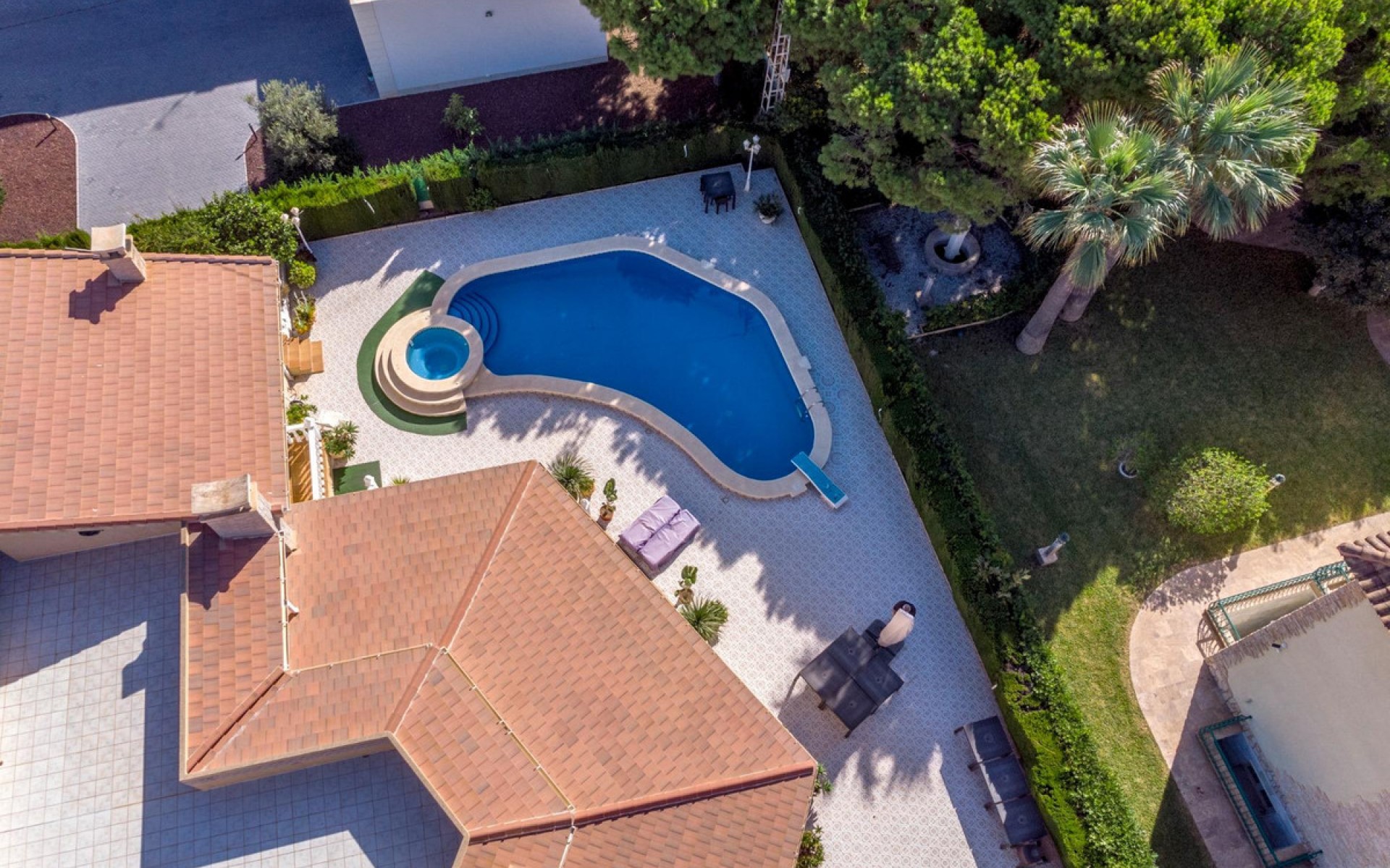 Resale - Villa - Cabo Roig