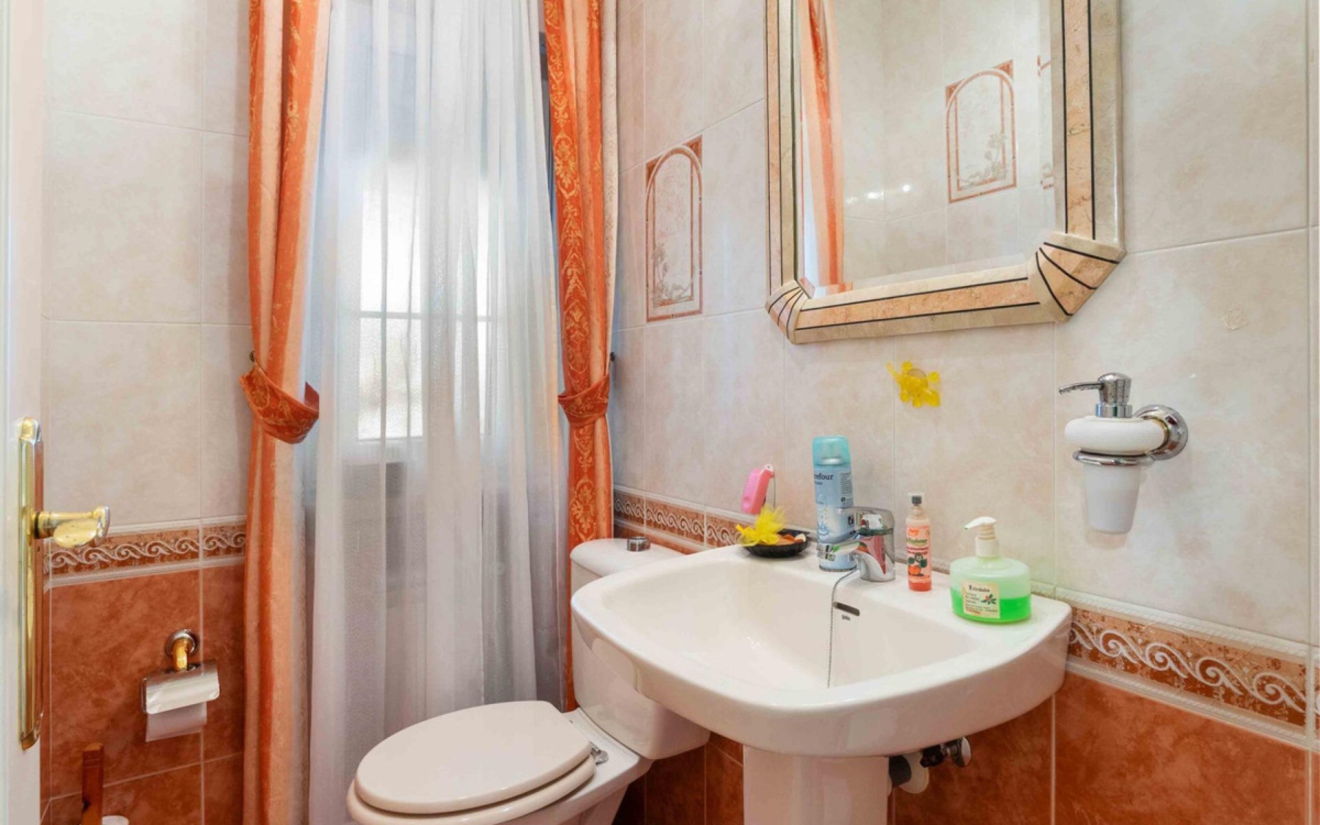 Resale - Villa - Cabo Roig