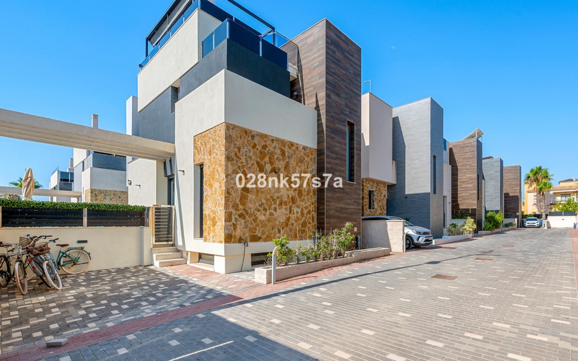 Resale - Villa - Cabo Roig
