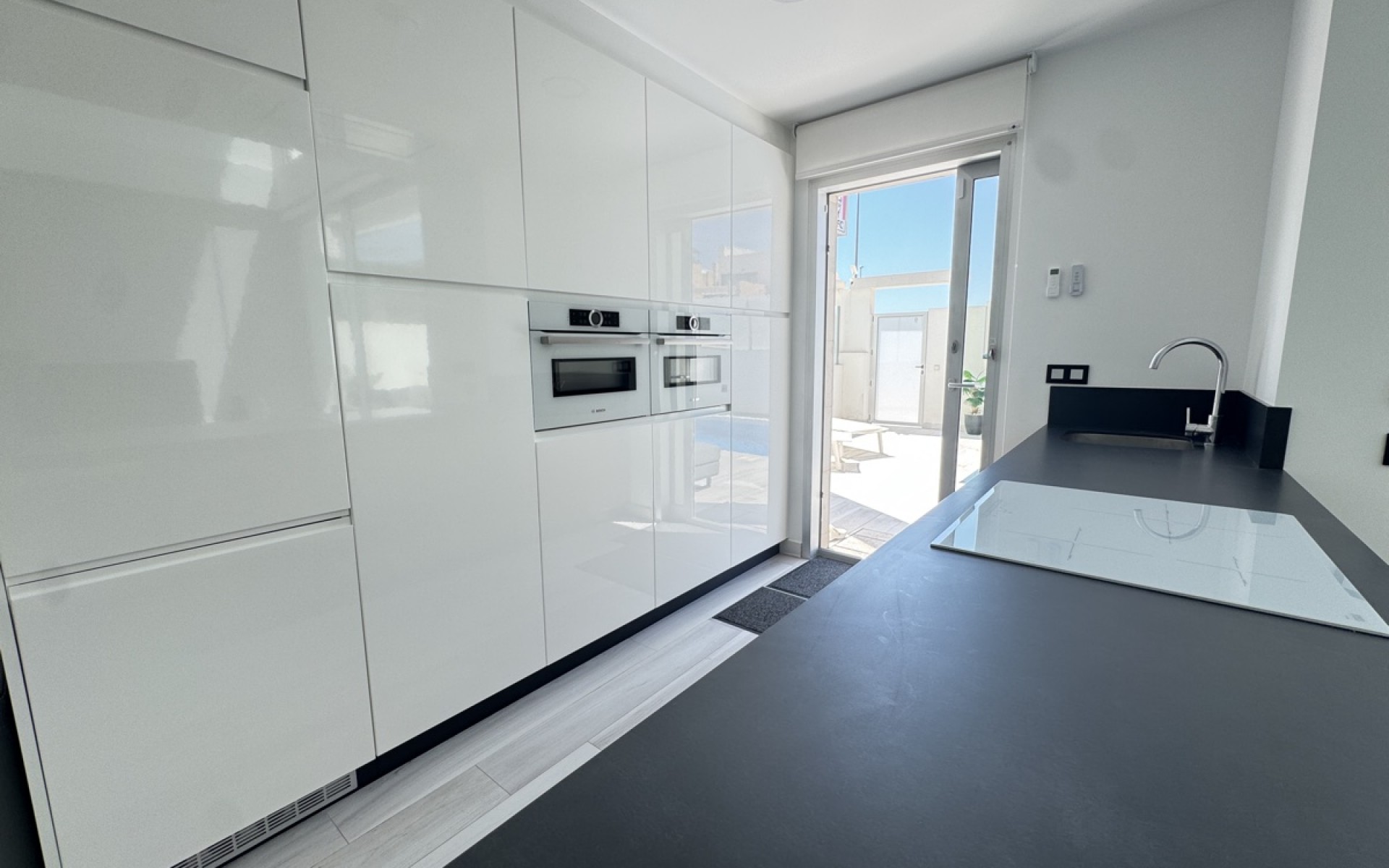 Resale - Villa - Cabo Roig
