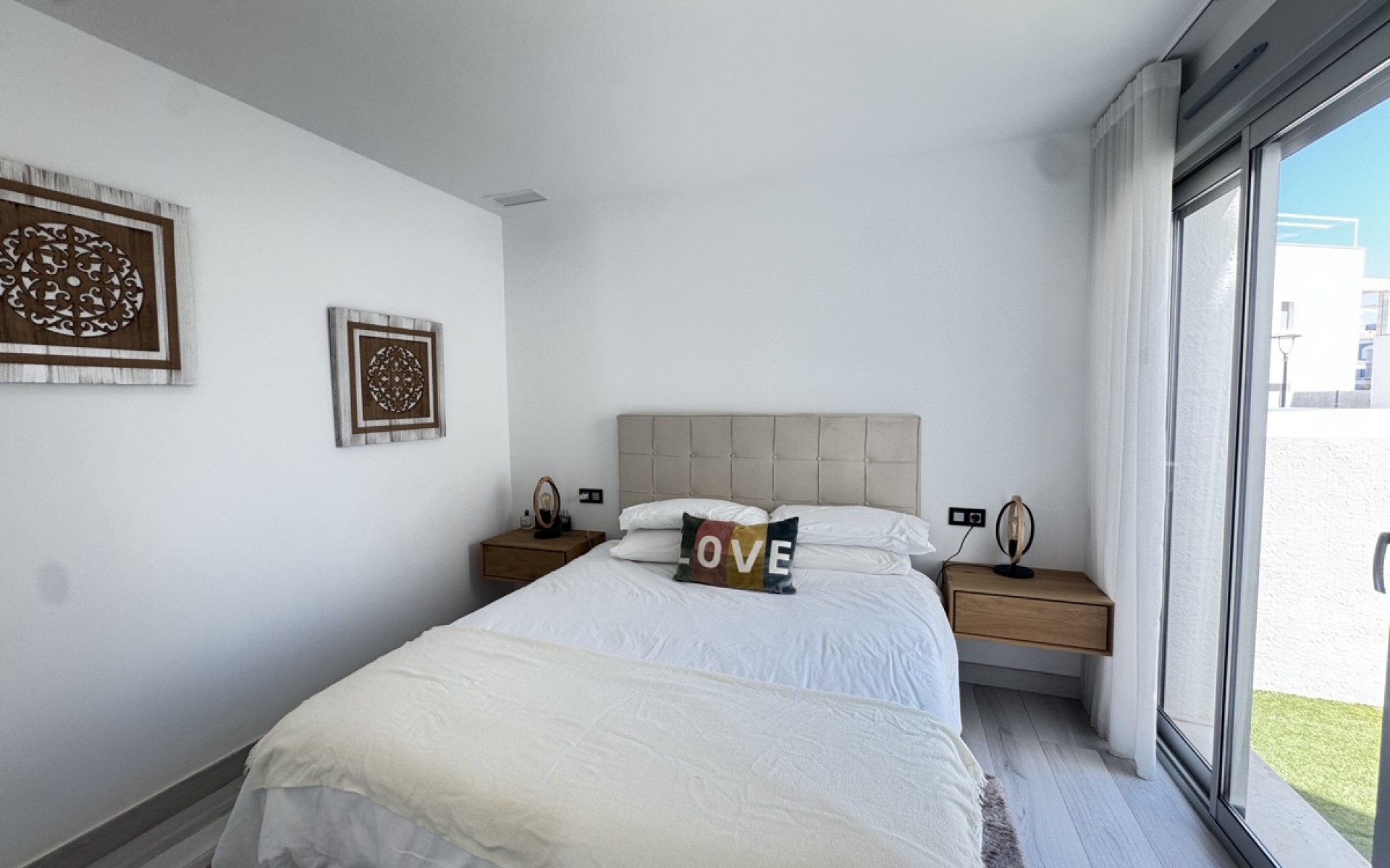 Resale - Villa - Cabo Roig