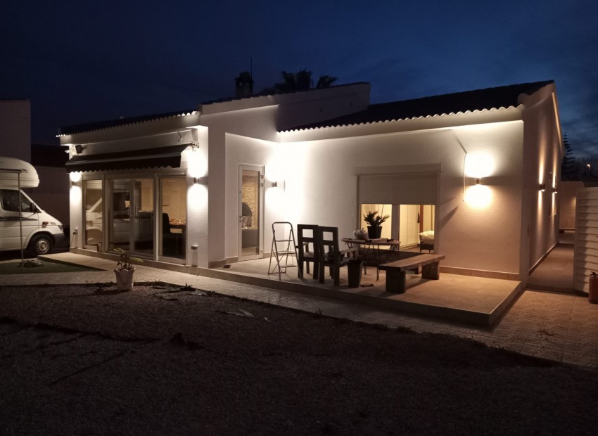Resale - Villa - Cabo Roig