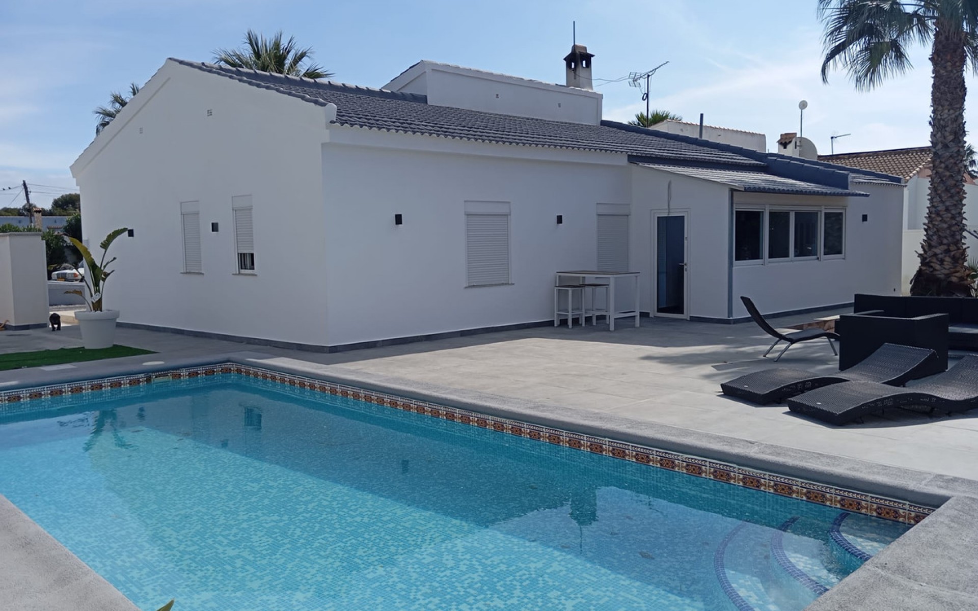 Resale - Villa - Cabo Roig