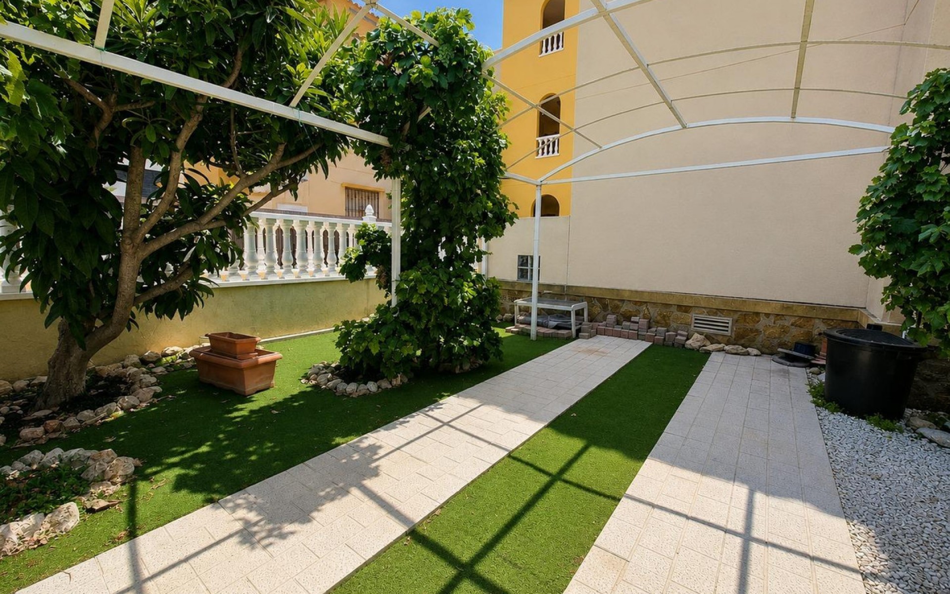 Resale - Villa - Cabo Roig