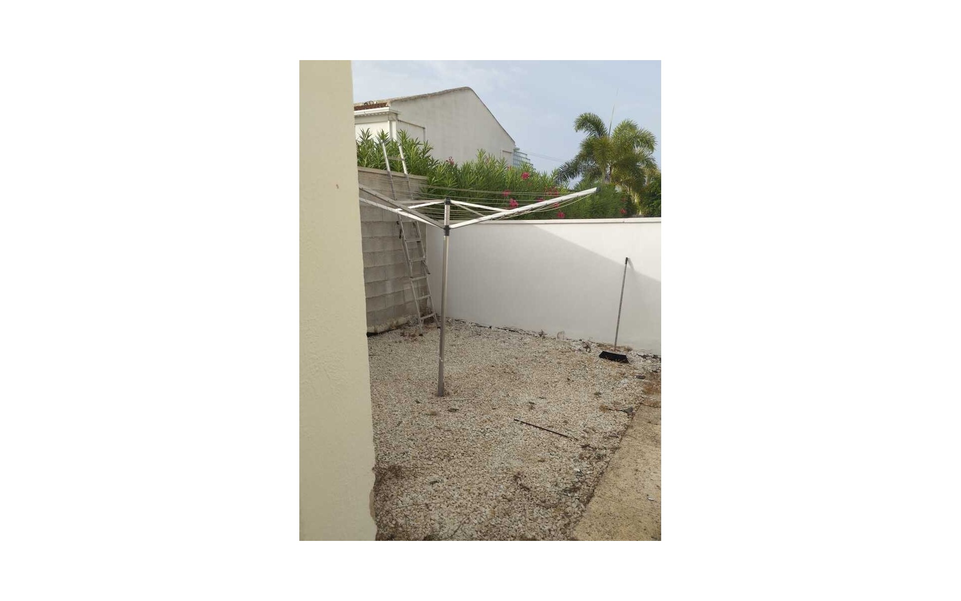 Resale - Villa - Cabo Roig
