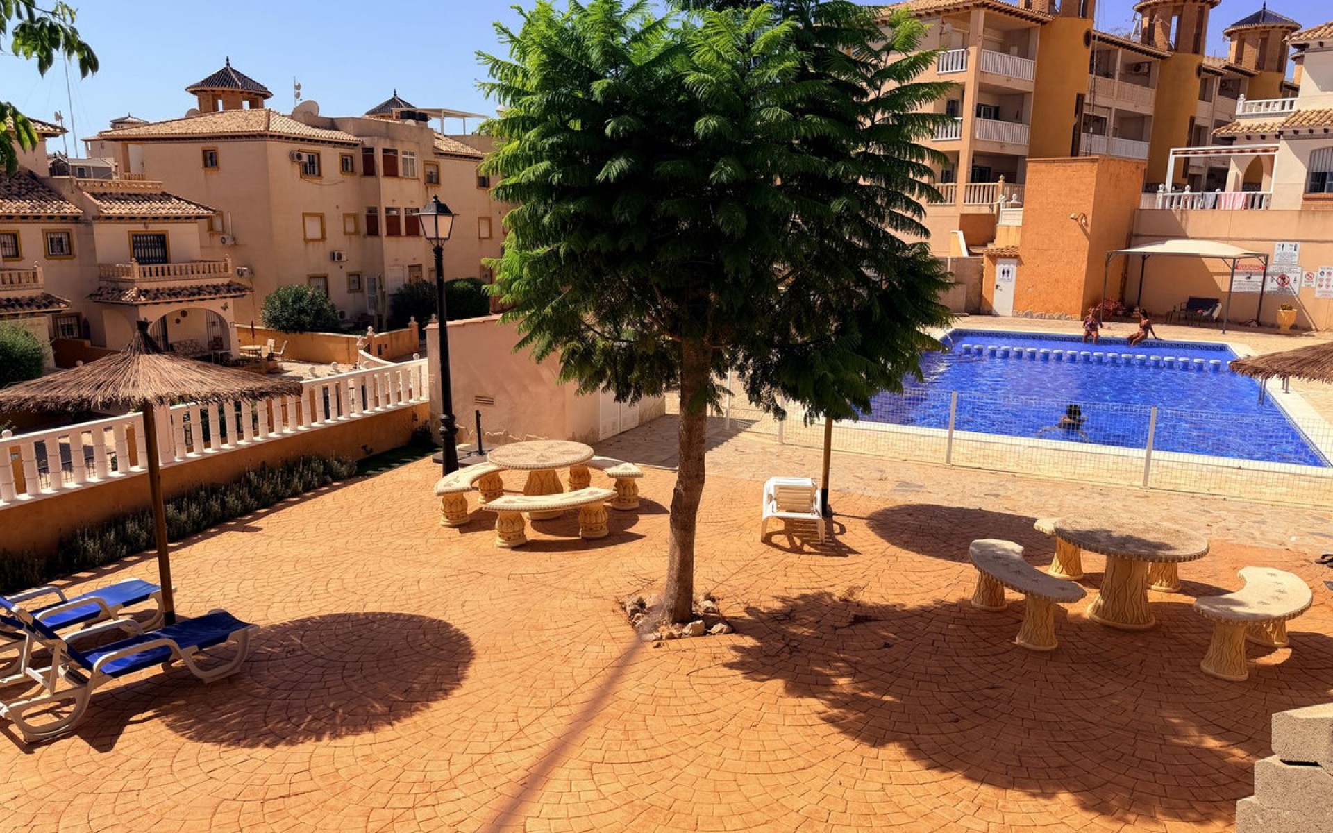 Resale - Villa - Cabo Roig