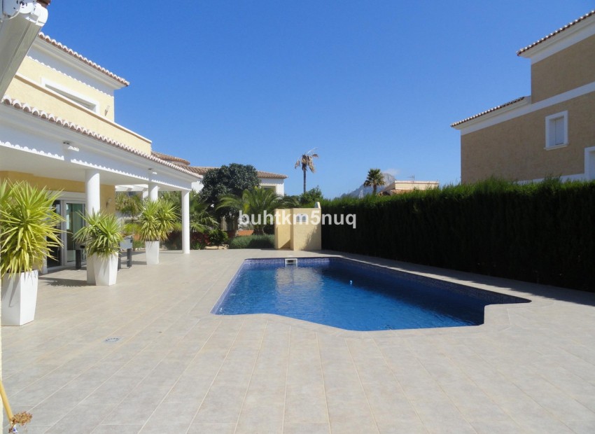 Resale - Villa - Calpe - Calpe Centro