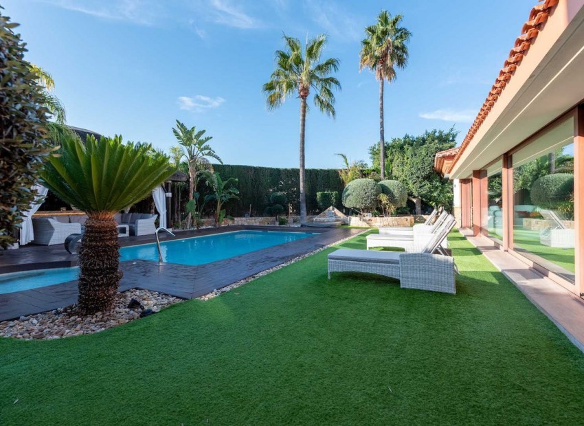 Resale - Villa - Calpe - Calpe Centro