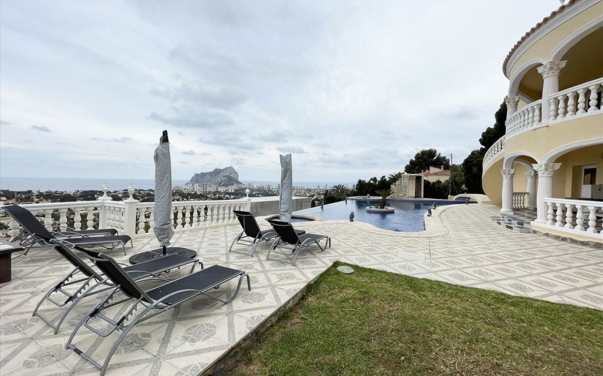 Resale - Villa - Calpe - Calpe Centro
