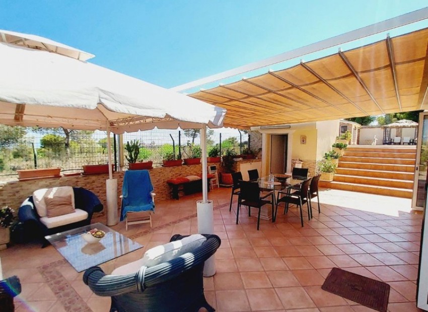 Resale - Villa - Campoamor