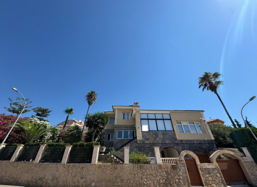 Resale - Villa - Campoamor