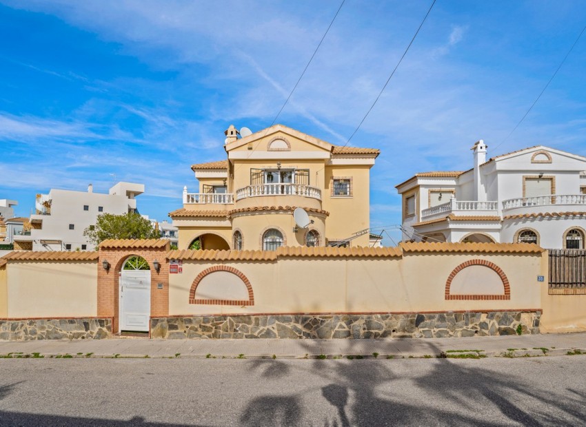 Resale - Villa - Campoamor