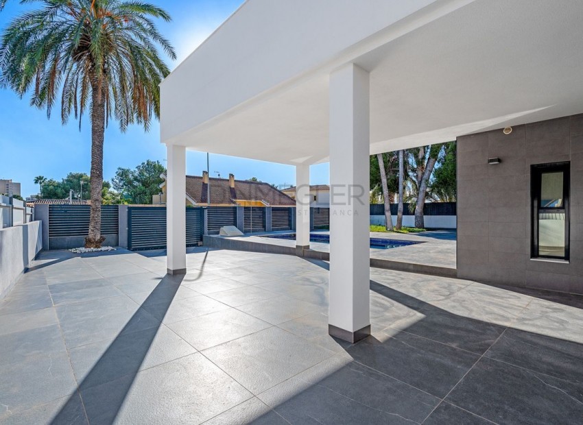 Resale - Villa - Campoamor