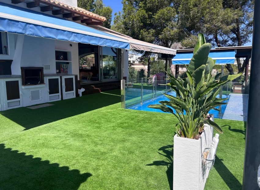 Resale - Villa - Campoamor